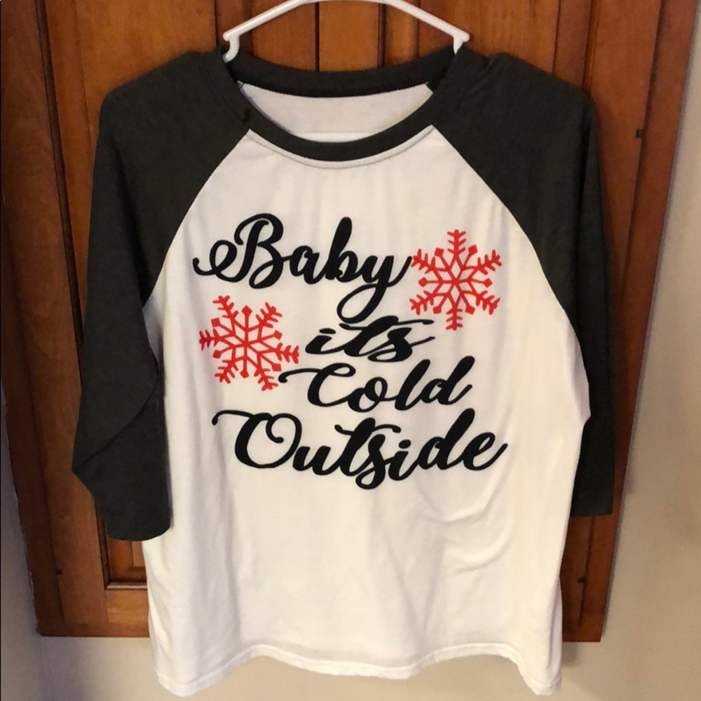 Boutique brand raglan winter themed shirt